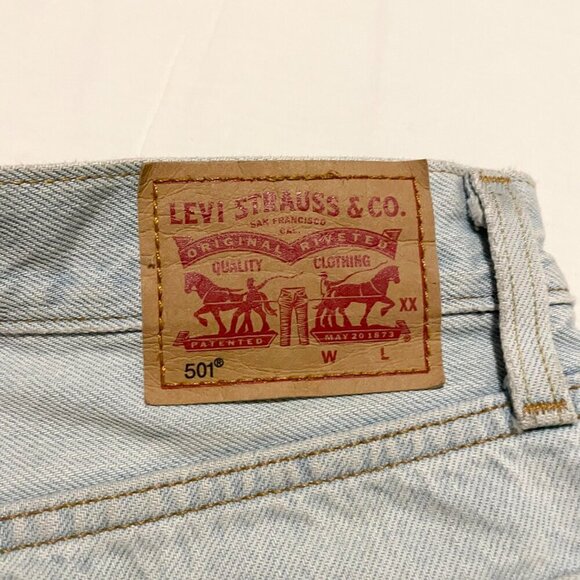Levis 501 Shorts Womens Size 27 Denim Button Fly Cut Off Distressed - Picture 13 of 16